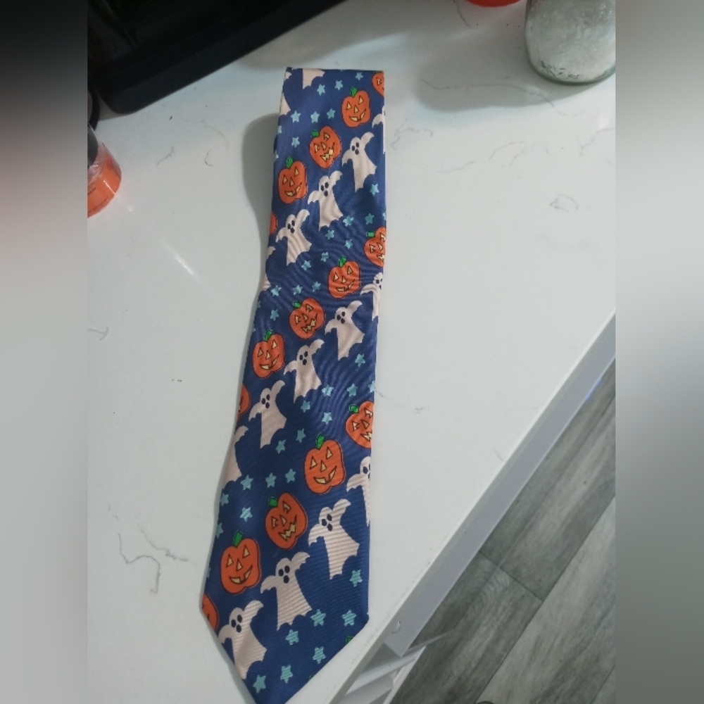 Lillian Vernon vintage 90's 100% Silk Halloween Fall Ghosts and Pumpkins Necktie